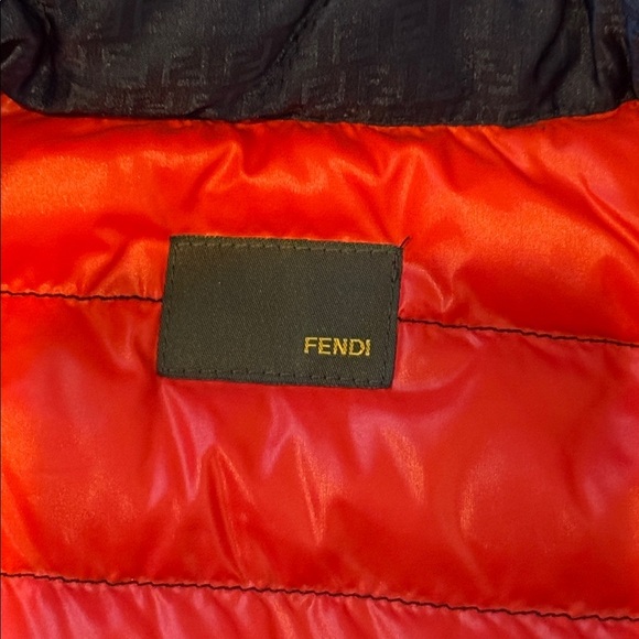 Fendi Puffer Vest Size 6 - Picture 7 of 10